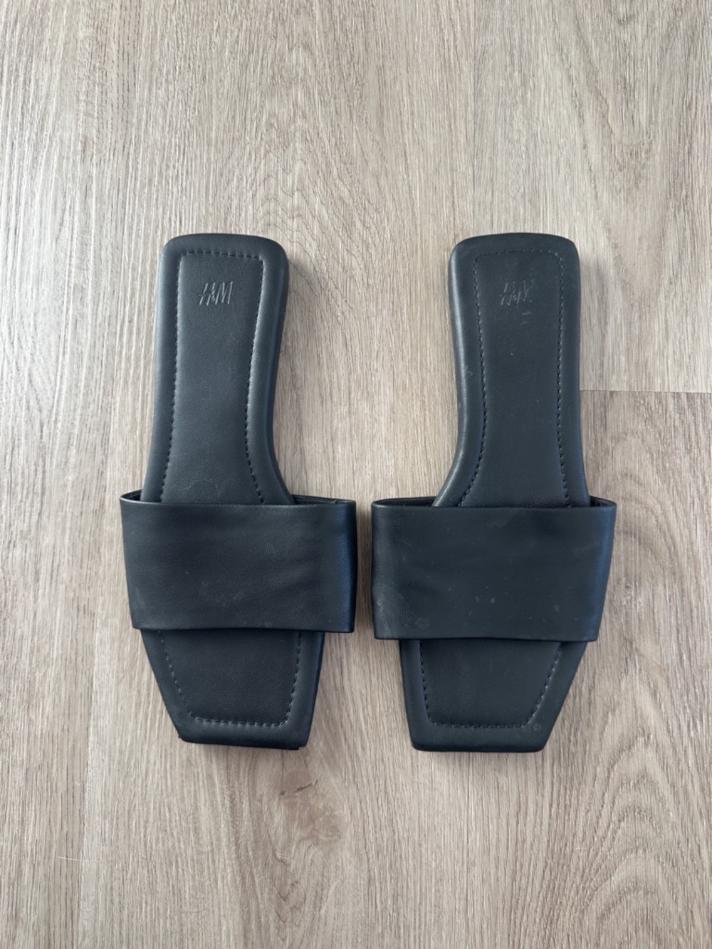 H&M Men's Black Square-Toe Slide Sandals